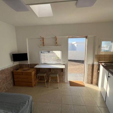 Acogedor Apartamento En Famara Bagian luar foto